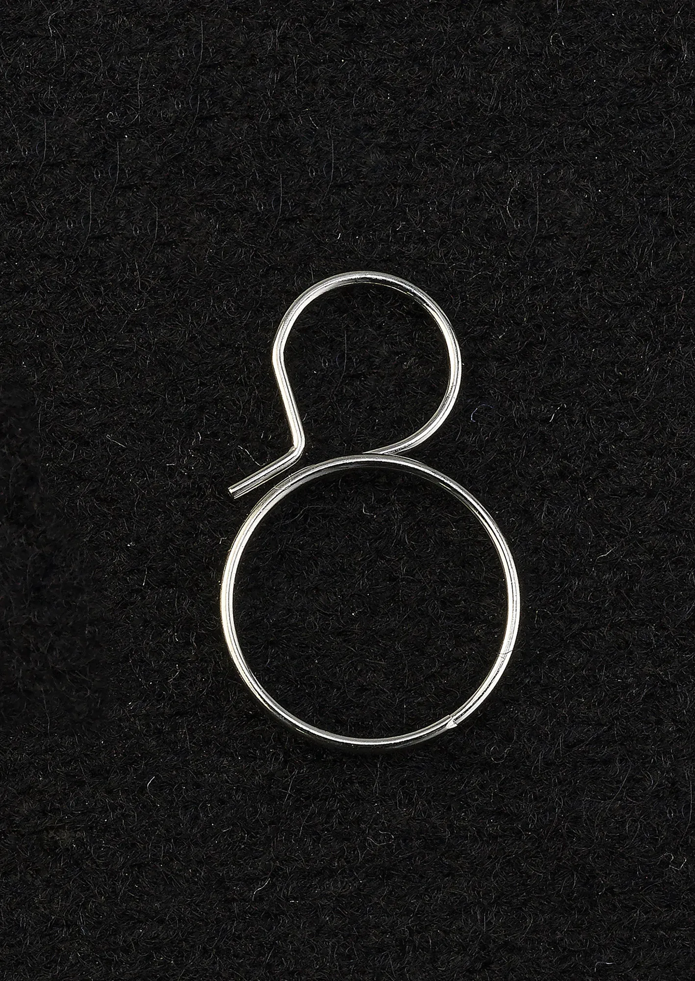 C90085  Closed End Ring Hook 18mm